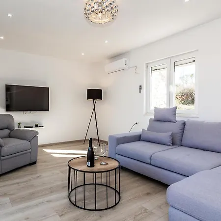 One-bedroom Holiday In *