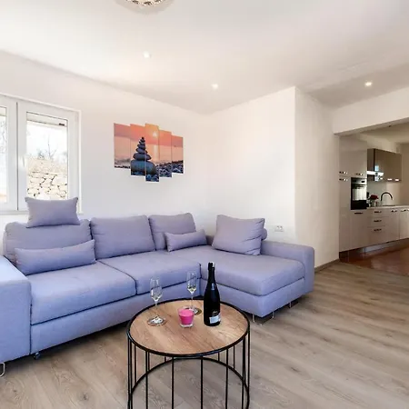 One-bedroom Holiday In * Vadalj