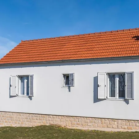 One-bedroom Holiday In بيت للعطل Vadalj