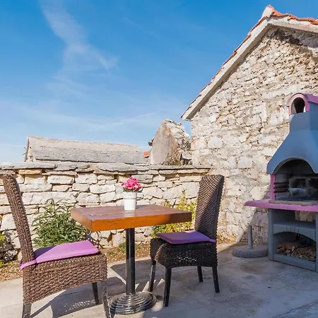 One-bedroom Holiday In بيت للعطل