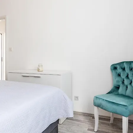 One-bedroom Holiday In بيت للعطل Vadalj